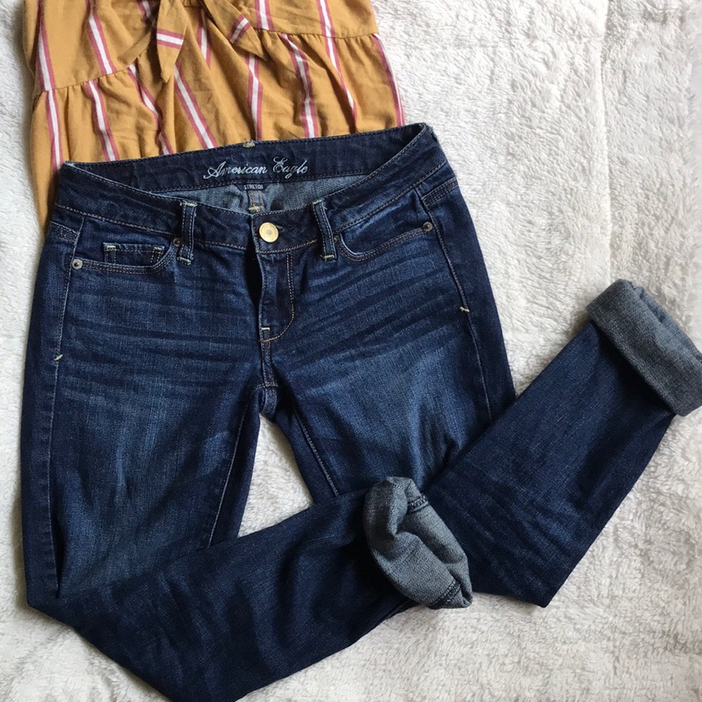 AEO DENIM LOW RISE DARK WASH SKINNY JEANS